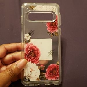 A Samsung S10 phone case